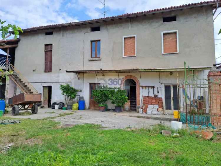 Rustico in Vendita Cazzago San Martino 280mq Giardino