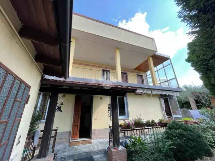 Villa Singola Arconate - Giardino 485 mq - Da Ristrutturare