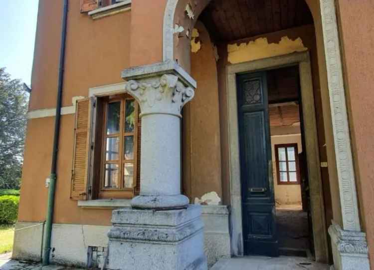 Villa d epoca in vendita Arconate giardino 1400 mq