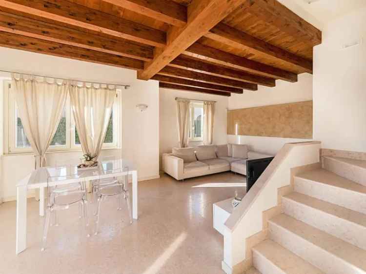 Villa in vendita a Manerba del Garda
