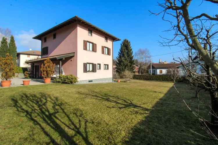 Villa singola Pellio Superiore 186 mq 8 locali 4 bagni giardino