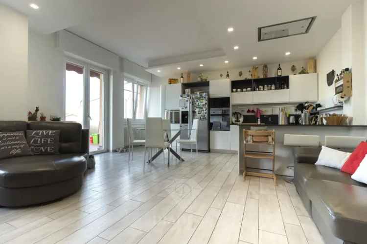 Bilocale Ristrutturato Carnago con Terrazzo Panoramico
