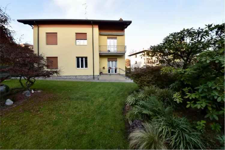 Villa Singola Capiago Intimiano 2 Appartamenti Mansarda Giardino 700mq