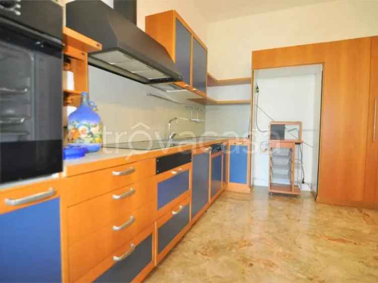 Villa Bifamiliare 415 mq Cellatica - 5 Garage - Giardino 1000 mq