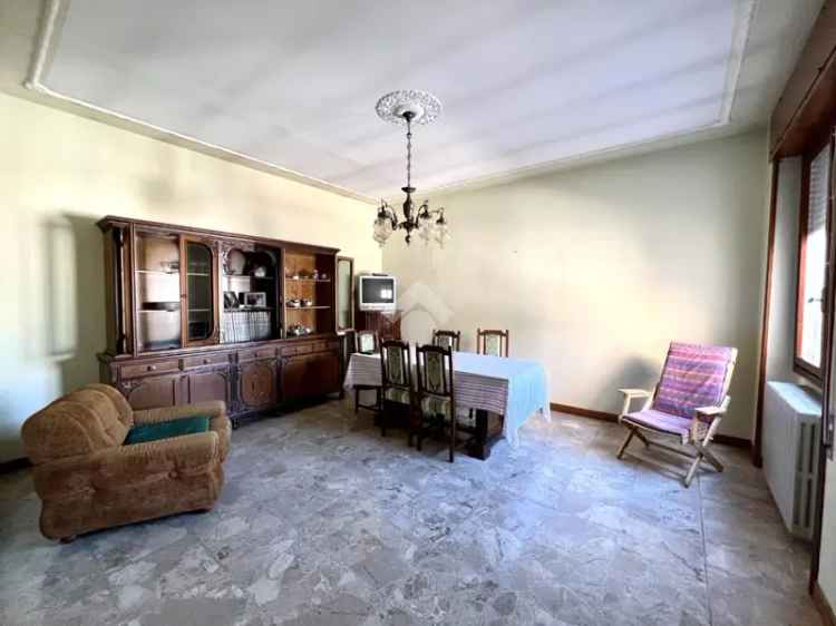 Casa indipendente a Nave