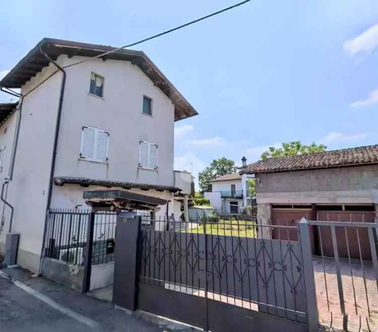 Casa indipendente a Crema con ampio giardino e sottotetto