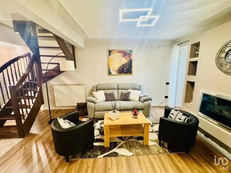 Palazzo Storico Offida 12 Locali 185mq