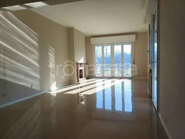 Appartamento in affitto Parma 134 mq Viale Rimembranze