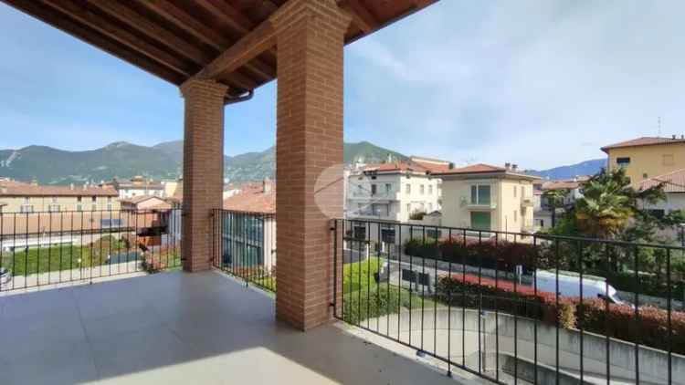 Attico di Lusso con Terrazze a Iseo