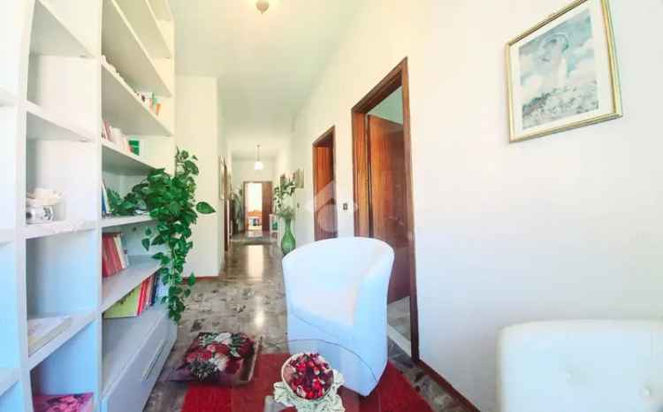 Bifamiliare Viserba: 2 appartamenti 130 mq, giardino, taverna, box auto