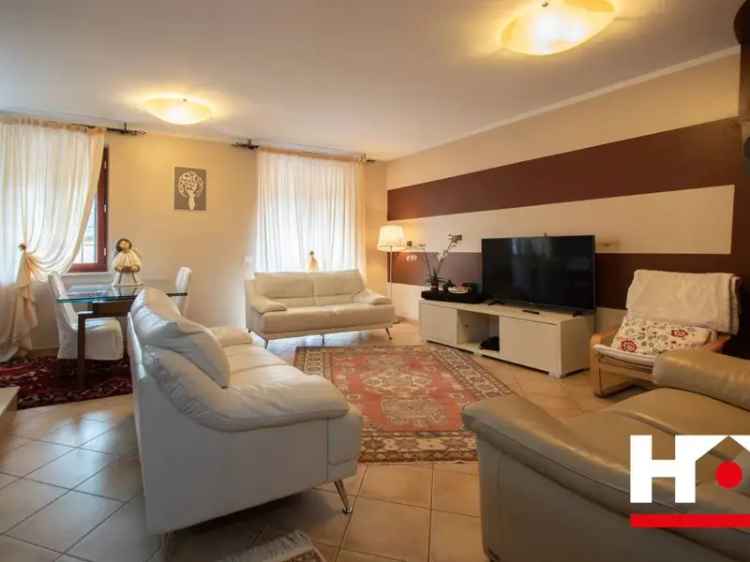 Villa a Schiera Sarezzo 3 Camere 3 Bagni Giardino