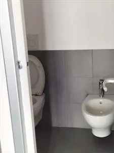 Ufficio in Affitto Ancona Baraccola 104 mq con Parcheggi