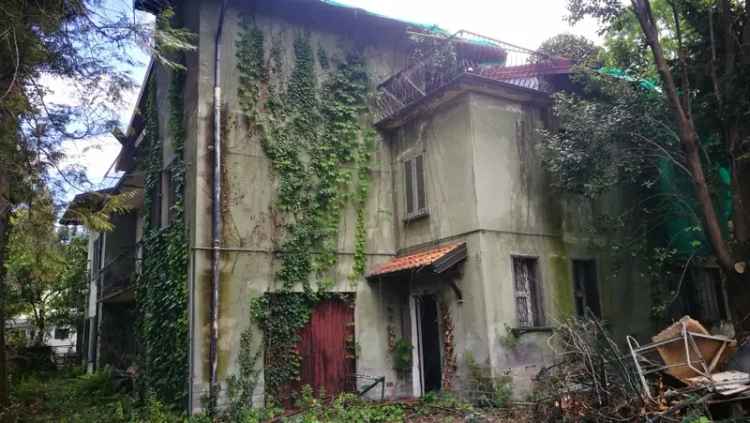 Villa Indipendente Leggiuno 230 mq Giardino 1600 mq Da Ristrutturare