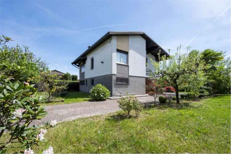 Villa singola a Cadrezzate con giardino - Rif 558428