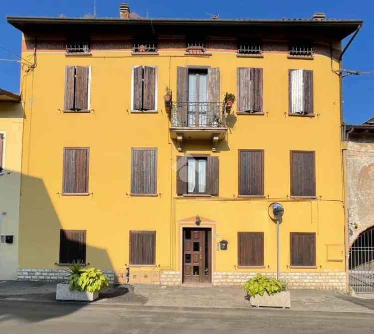 Villa Carcina - Palazzina con Tre Appartamenti
