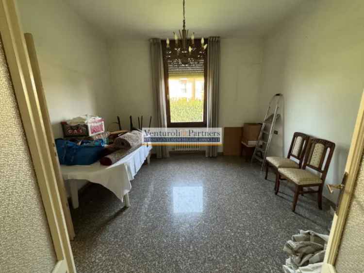 Villa in Vendita a Salò con Giardino