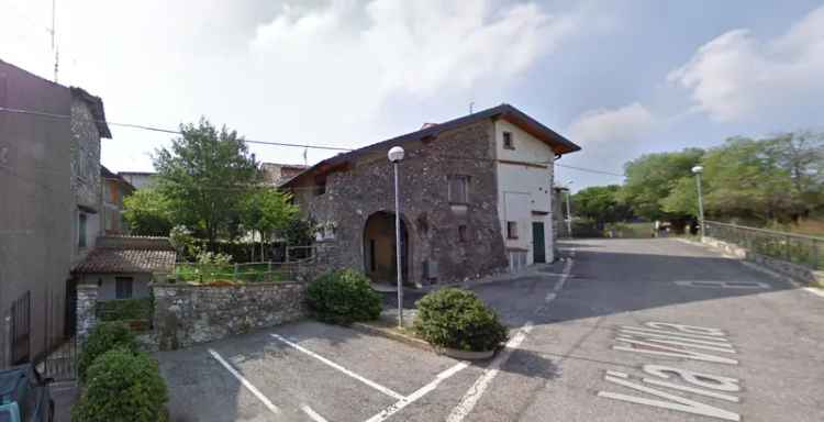 PORZIONE DI CASA CON 1 CAMERA, 2 BAGNI E DEPOSITO