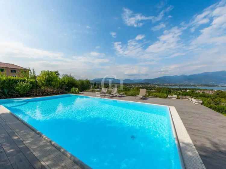 Villa di lusso con vista Lago di Garda a Manerba del Garda