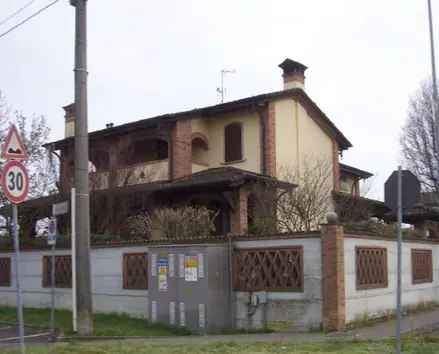 Quadrilocale Due Livelli Terrazzo Cortile Piscina