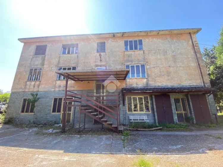 Rustico in Vendita Bornato: Villa Singola con Terreno