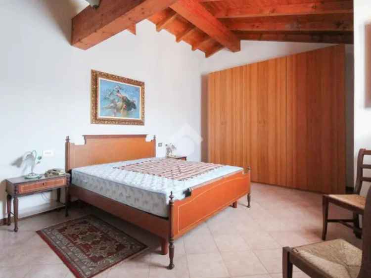 Casa Indipendente in vendita a Prevalle via Giosuè Carducci
