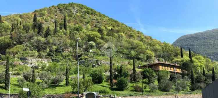 Casa indipendente a Nave con terreno e bosco