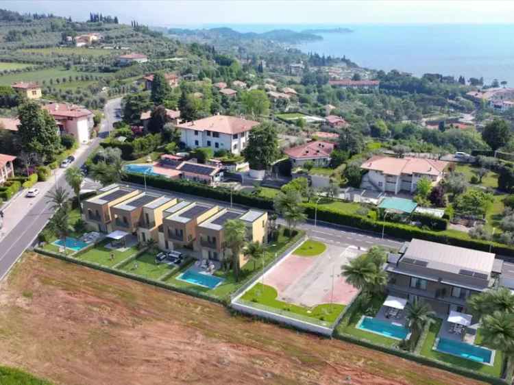 Ville di lusso con piscina a Manerba del Garda
