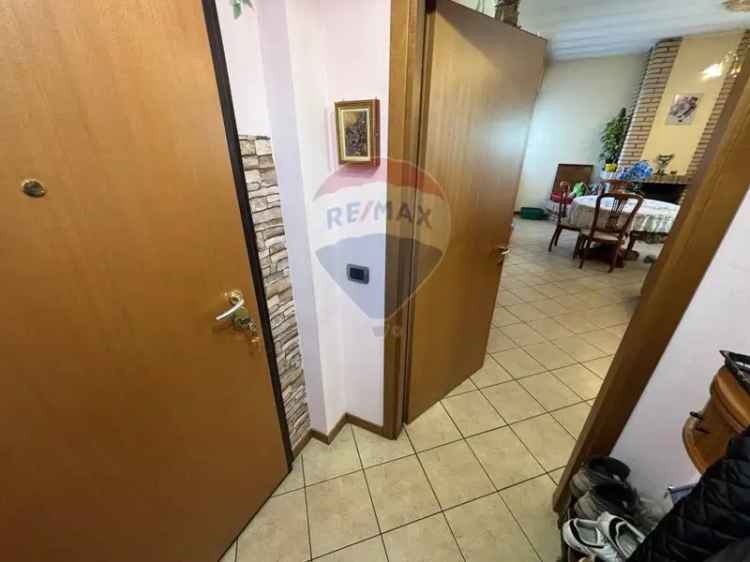 Gazzaniga Quadrilocale 120 mq con Camino e Autorimessa