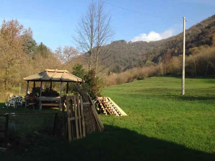 Cascinale da Ristrutturare Asso 388mq 27000mq Terreno