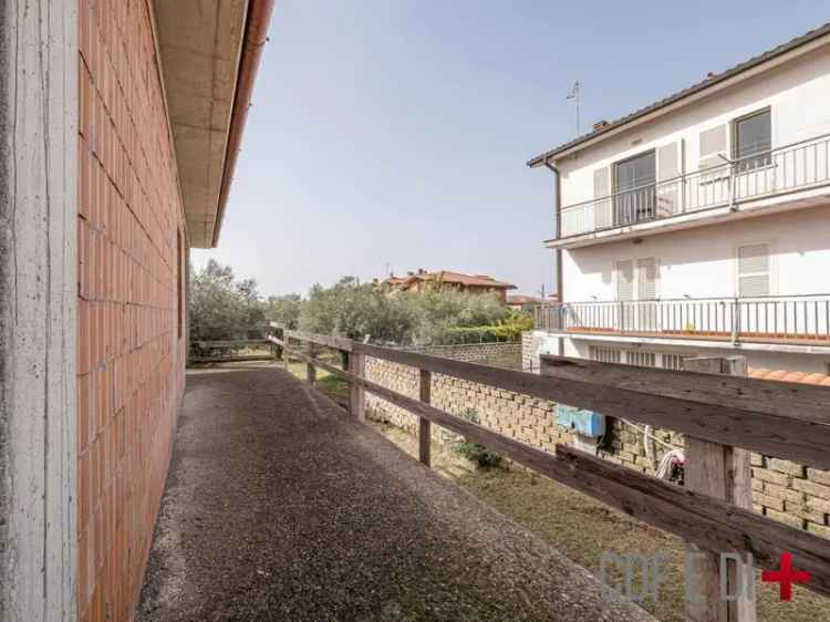 Rustico in Vendita a Farnese 90 mq Giardino Seminterrato