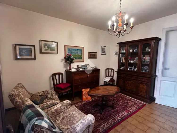 Casa indipendente 4 camere Pralbiono
