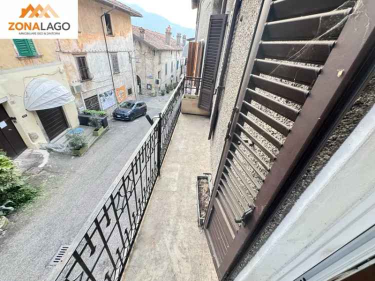 Bilocale in Vendita Sale Marasino Zona Centrale