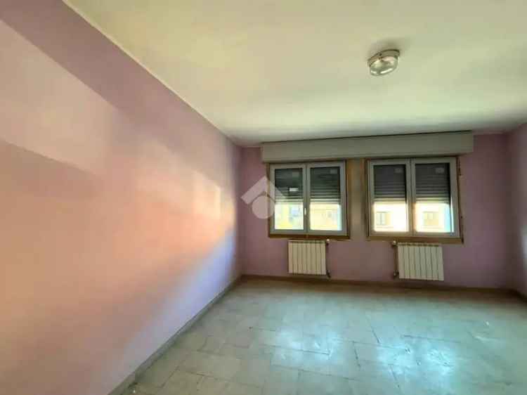 Casa Indipendente Esine: Ambulatorio e Abitazione