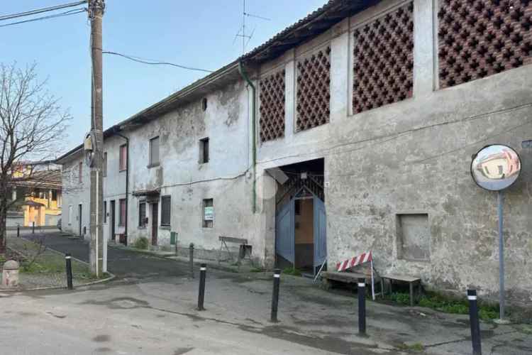 Cascinale in Vendita Casaletto Ceredano