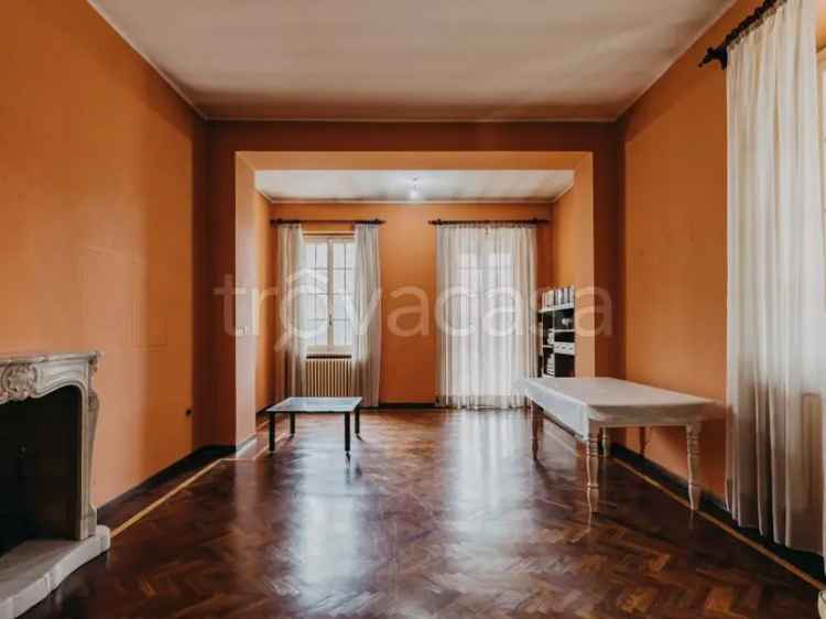 Villa singola Concesio con giardino e terreno edificabile