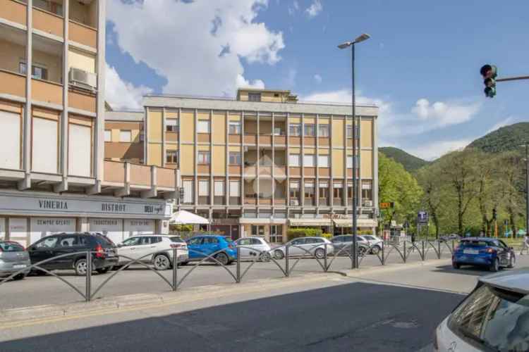 Palazzo in Vendita Rieti Citta Giardino 991mq 6 Appartamenti