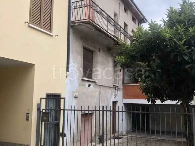 Casa Indipendente a Nave 23 Appartamenti