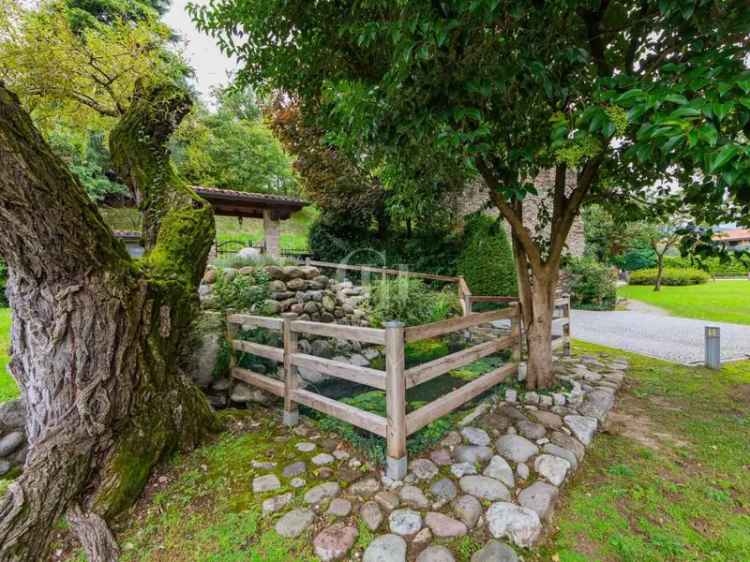 Casa Indipendente di Lusso a Salò in Antico Monastero
