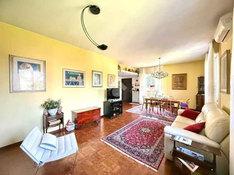 Villa Singola Usmate 4 Locali Giardino Box Doppio