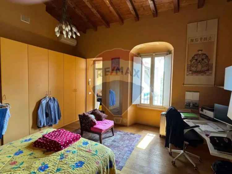 Casa Indipendente a Nave 300 mq Giardino e Posto Auto