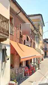 Negozio in Vendita Villanova Sull Arda 53 mq Magazzino 83 mq