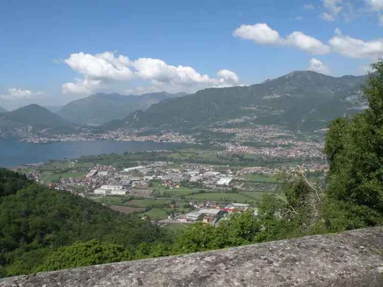 Villa con Vista Lago a Pisogne