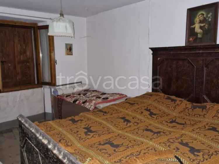 Casa Indipendente a Malonno con Giardino