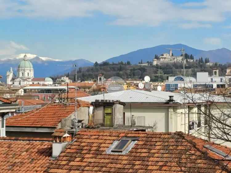 Mansarda Panoramica Centro Storico Con Camino e Garage