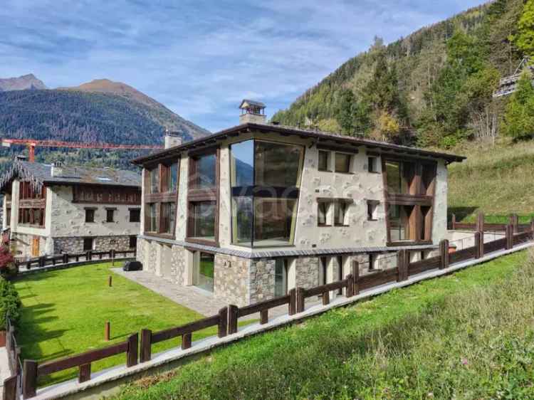 Attico di Lusso a Ponte di Legno con Vista Panoramica