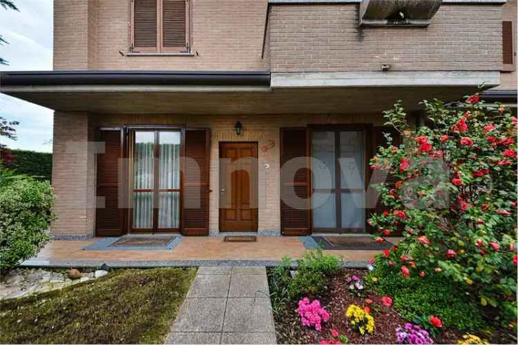 Villa in Vendita Cabiate 3 Camere Giardino Mansarda Taverna