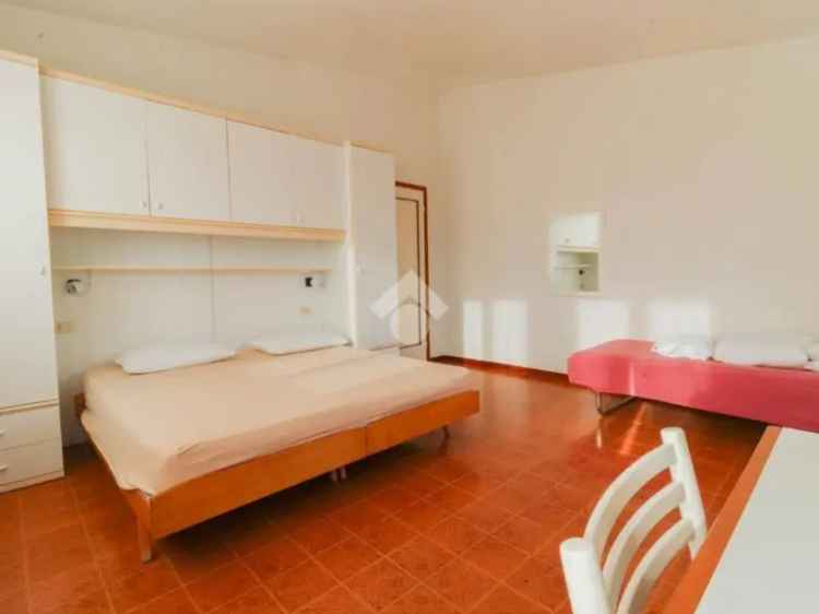 Villa con sei appartamenti vista Lago di Garda