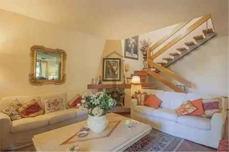 Villa singola con piscina Albinea 297 mq
