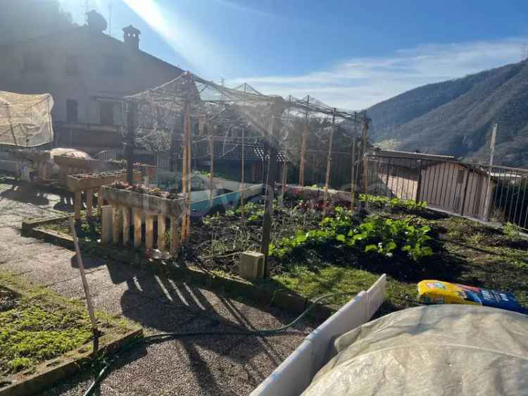 Appartamento Casazza 4 Locali Giardino 10000mq