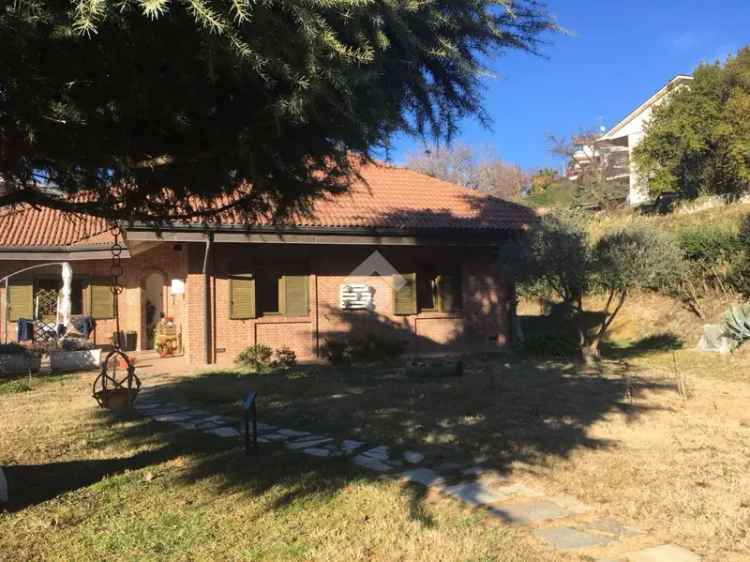 Villa Singola Baldissero Torinese con Giardino 1500 mq